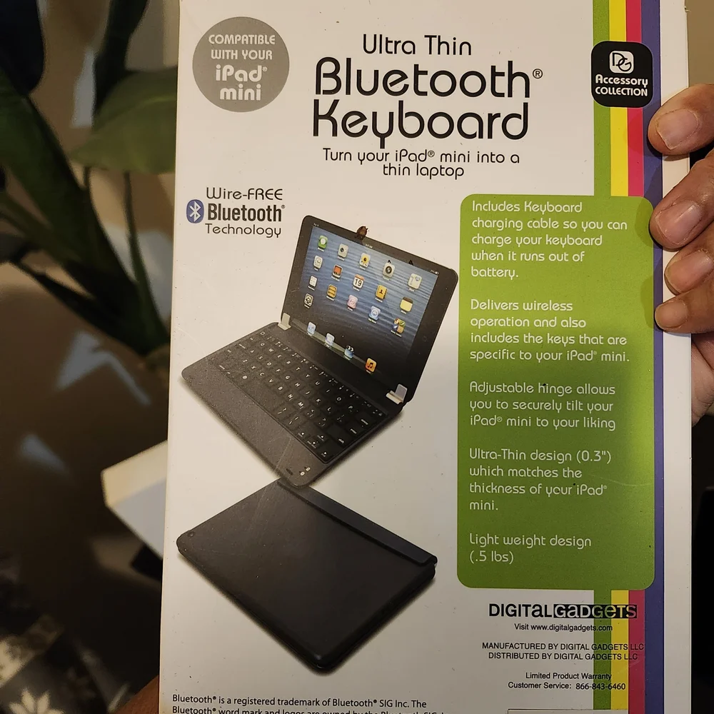 Apple iPad Mini 1st Generation 16GB, Wi-Fi With Keyboard And Accessory Kit